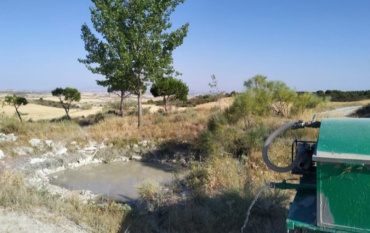 Rellena de agua los balsetes